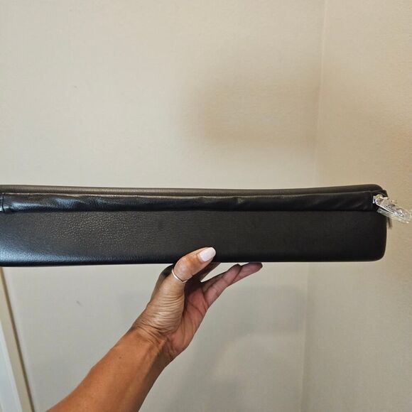 Quiver Card Carrying Case - Picture 5 of 7